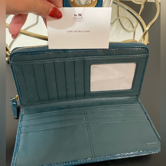 Coach Wallet - Picture 5 of 8